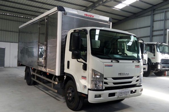 isuzu-da-nang-nqr75me4-5tan5-thung-kin